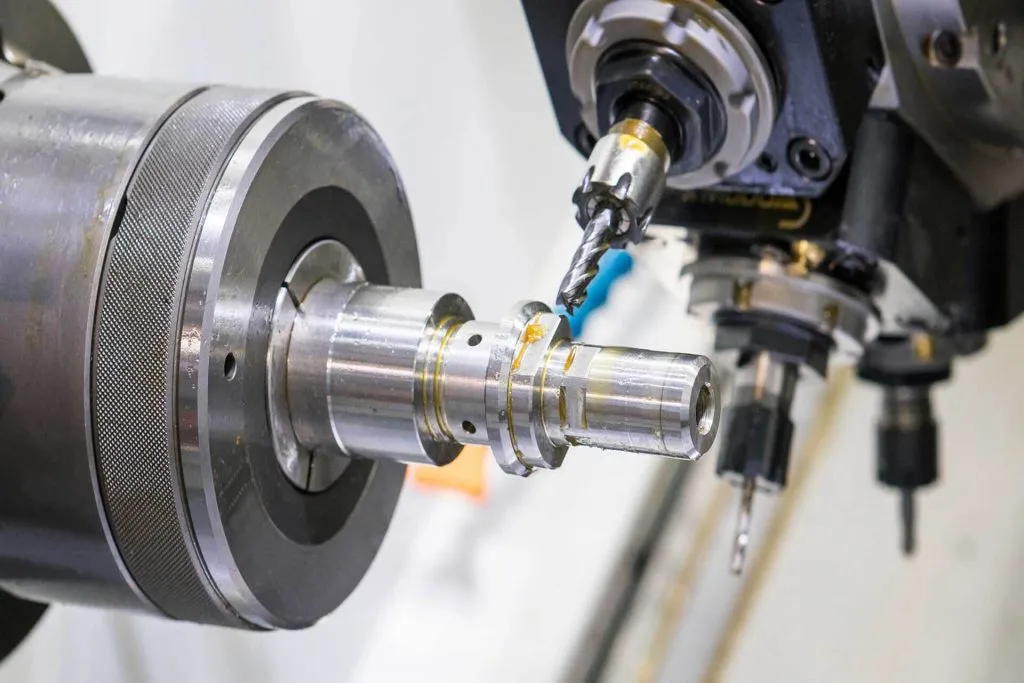 Machine d'usinage CNC chez Giga Steel.