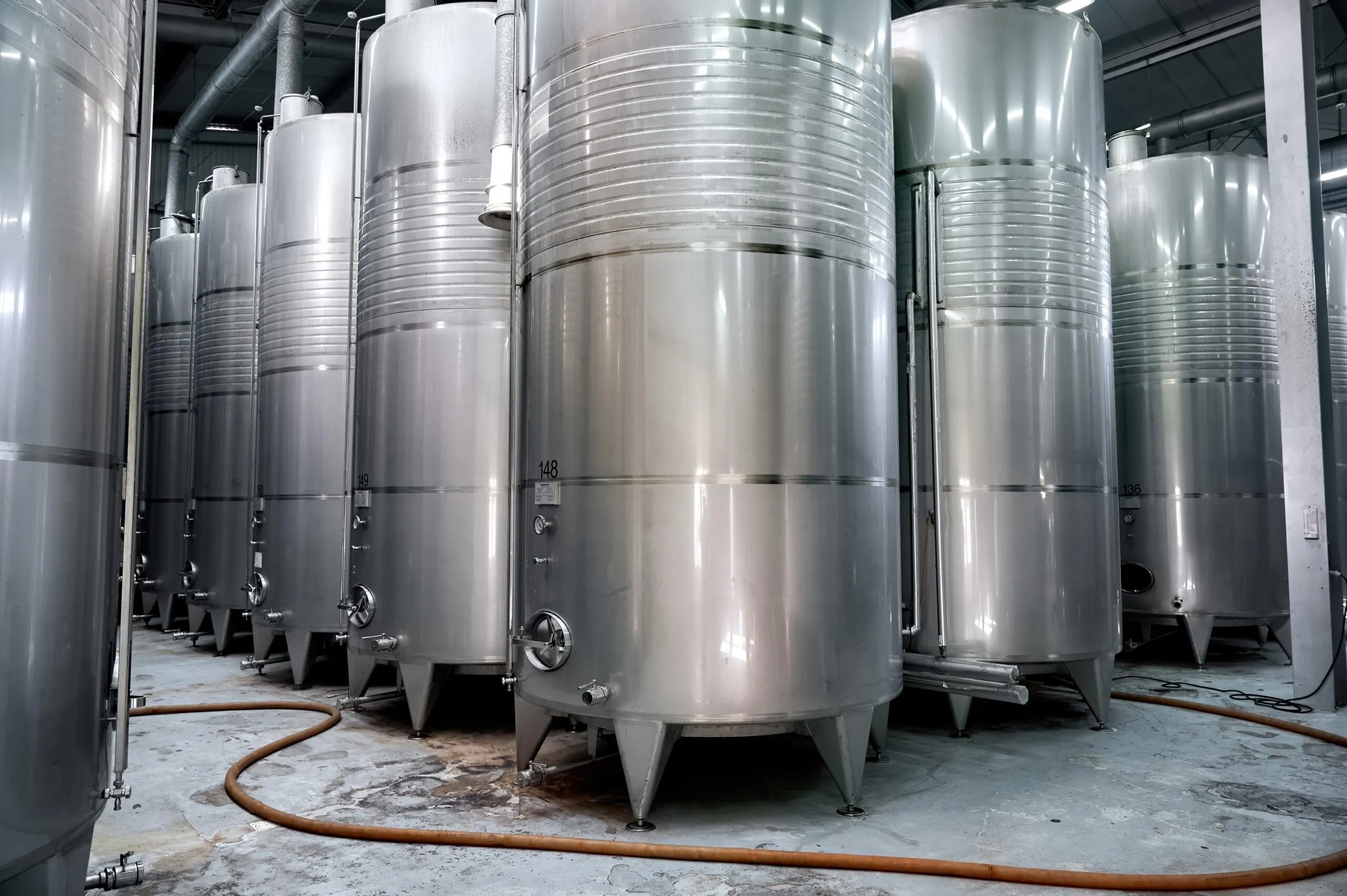 Fabrication de citernes et réservoirs pour stockage de liquides