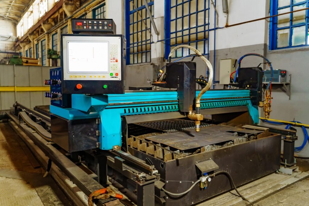 "Vue complète d'une machine de découpe laser, montrant sa structure et ses composants pour des opérations de précision.